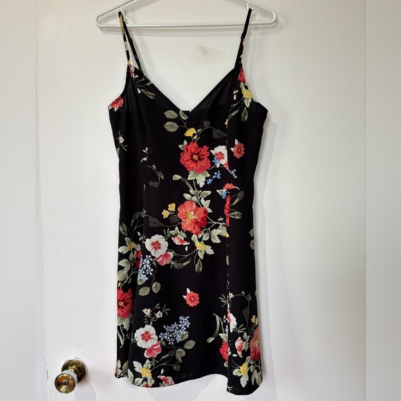 ✨Dynamite Black Floral Slip Dress - Size Medium - Picture 1 of 7